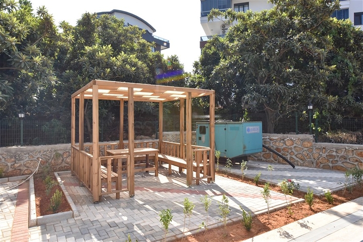 بنتهاوس من أربع غرف مع إطلالة مفتوحة على المدينة والجبال