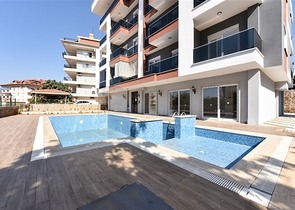 بنتهاوس من أربع غرف مع إطلالة مفتوحة على المدينة والجبال