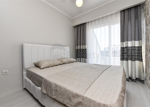 بنتهاوس من أربع غرف مع إطلالة مفتوحة على المدينة والجبال