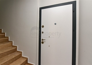 بنتهاوس من أربع غرف مع إطلالة مفتوحة على المدينة والجبال