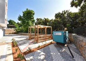 بنتهاوس من أربع غرف مع إطلالة مفتوحة على المدينة والجبال