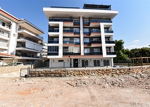 بنتهاوس من أربع غرف مع إطلالة مفتوحة على المدينة والجبال