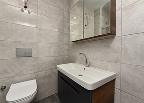 بنتهاوس من أربع غرف مع إطلالة مفتوحة على المدينة والجبال