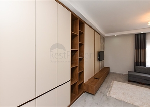 بنتهاوس من أربع غرف مع إطلالة مفتوحة على المدينة والجبال