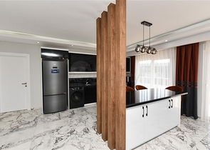 بنتهاوس من أربع غرف مع إطلالة مفتوحة على المدينة والجبال