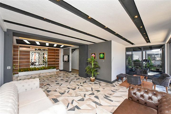 2 + 1 بنتهاوس في منطقة أوبا