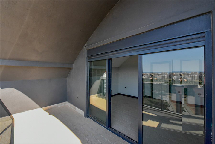 2 + 1 بنتهاوس في منطقة أوبا