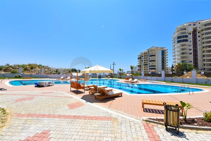 شقة 1+1 مطلة على الجبل والبحر في منطقة محمودلار شقة 1+1 مطلة على الجبل والبحر في منطقة محمودلار