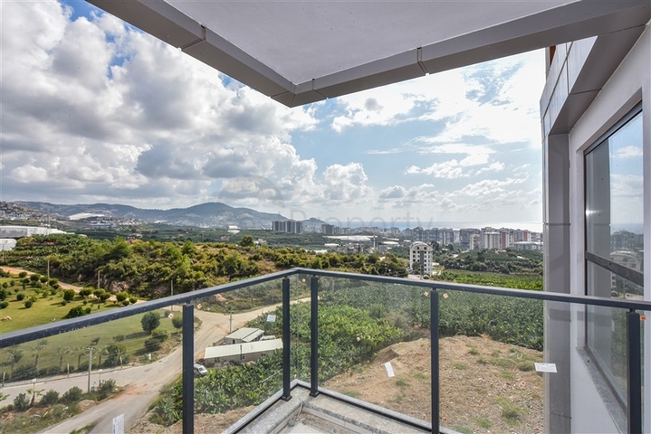 شقة 1+1 مطلة على الجبل والبحر في منطقة محمودلار شقة 1+1 مطلة على الجبل والبحر في منطقة محمودلار