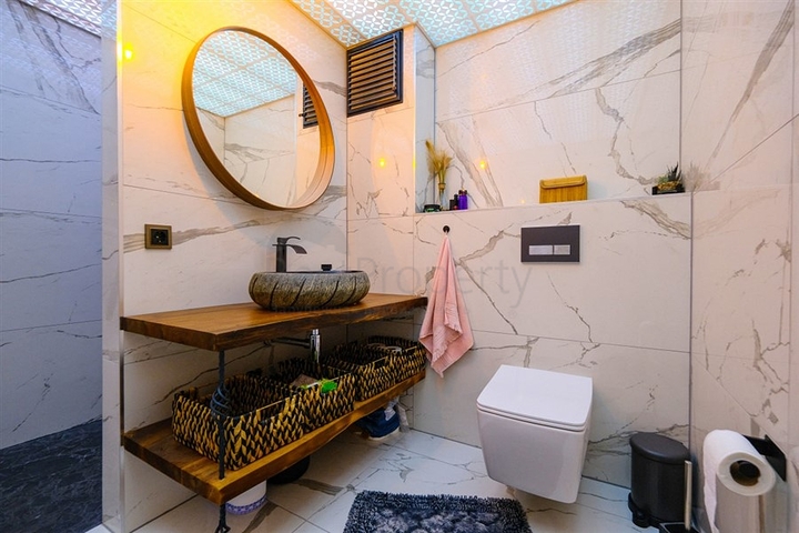 شقة فسيحة مفروشة في مجمع مع إطلالات على البحر والجبل شقة فسيحة مفروشة في مجمع مع إطلالات على البحر والجبل