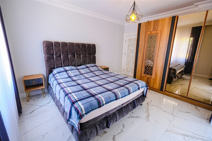 شقة فسيحة مفروشة في مجمع مع إطلالات على البحر والجبل شقة فسيحة مفروشة في مجمع مع إطلالات على البحر والجبل