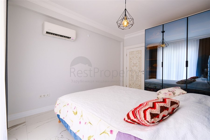 شقة فسيحة مفروشة في مجمع مع إطلالات على البحر والجبل شقة فسيحة مفروشة في مجمع مع إطلالات على البحر والجبل