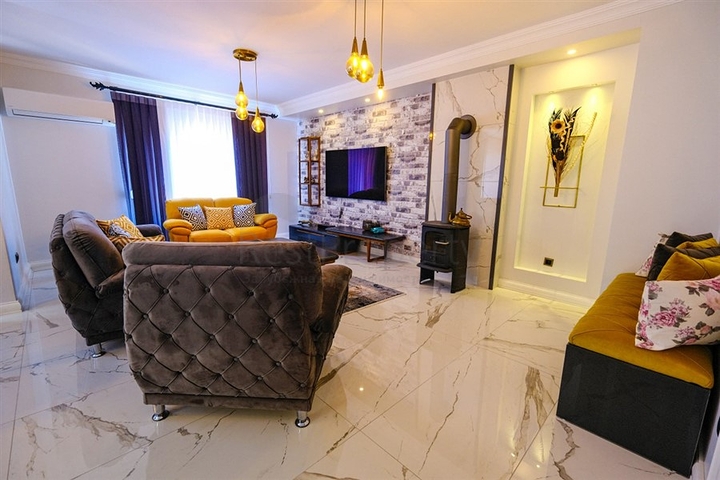 شقة فسيحة مفروشة في مجمع مع إطلالات على البحر والجبل شقة فسيحة مفروشة في مجمع مع إطلالات على البحر والجبل