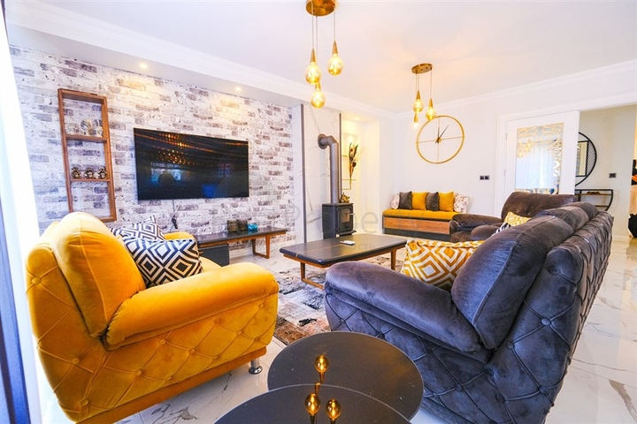 شقة فسيحة مفروشة في مجمع مع إطلالات على البحر والجبل شقة فسيحة مفروشة في مجمع مع إطلالات على البحر والجبل