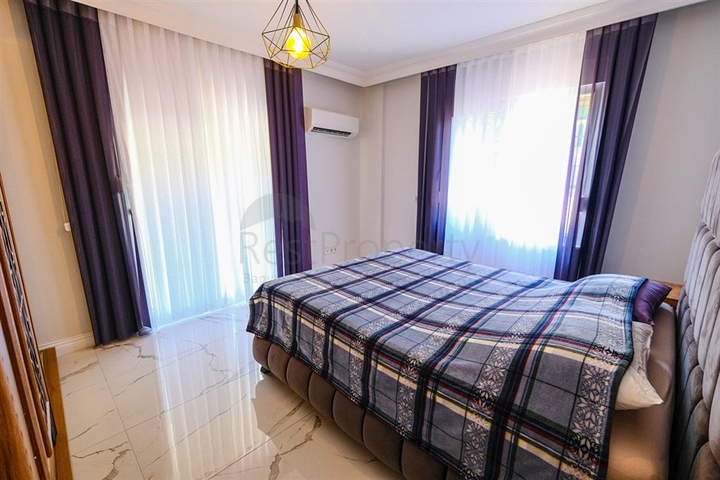 شقة فسيحة مفروشة في مجمع مع إطلالات على البحر والجبل شقة فسيحة مفروشة في مجمع مع إطلالات على البحر والجبل