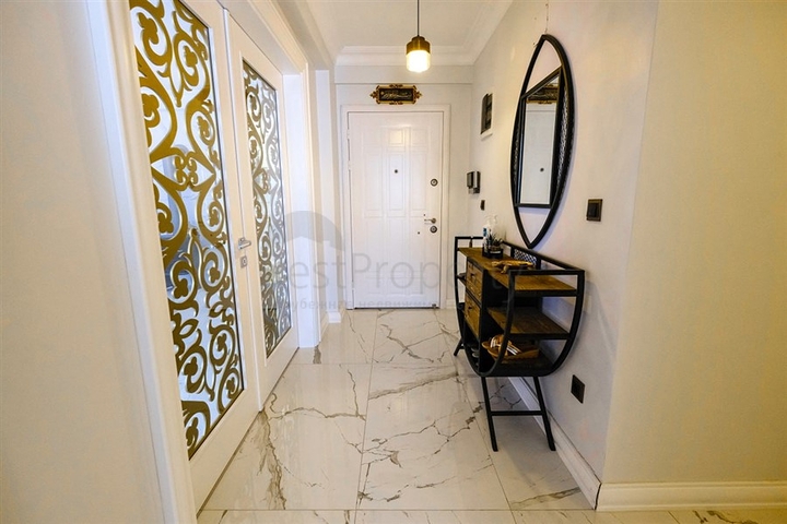 شقة فسيحة مفروشة في مجمع مع إطلالات على البحر والجبل شقة فسيحة مفروشة في مجمع مع إطلالات على البحر والجبل