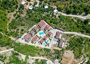 شقة فسيحة مفروشة في مجمع مع إطلالات على البحر والجبل شقة فسيحة مفروشة في مجمع مع إطلالات على البحر والجبل