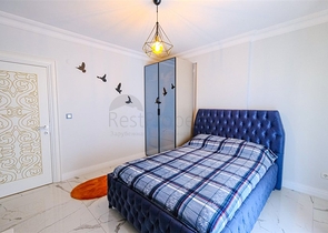 شقة فسيحة مفروشة في مجمع مع إطلالات على البحر والجبل شقة فسيحة مفروشة في مجمع مع إطلالات على البحر والجبل