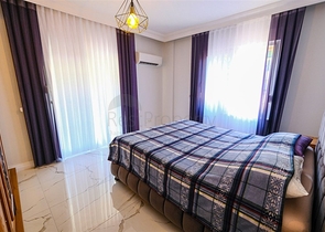 شقة فسيحة مفروشة في مجمع مع إطلالات على البحر والجبل شقة فسيحة مفروشة في مجمع مع إطلالات على البحر والجبل