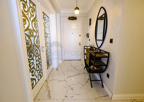 شقة فسيحة مفروشة في مجمع مع إطلالات على البحر والجبل شقة فسيحة مفروشة في مجمع مع إطلالات على البحر والجبل