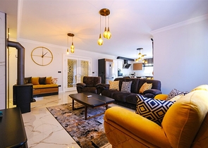 شقة فسيحة مفروشة في مجمع مع إطلالات على البحر والجبل شقة فسيحة مفروشة في مجمع مع إطلالات على البحر والجبل