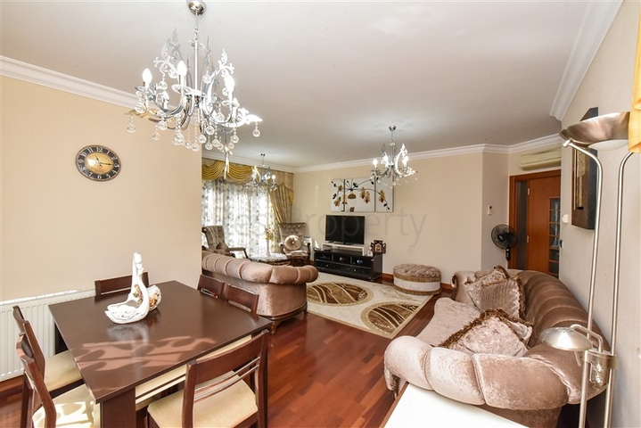 شقة 3+1 في مجمع على السطر الأول شقة 3+1 في مجمع على السطر الأول