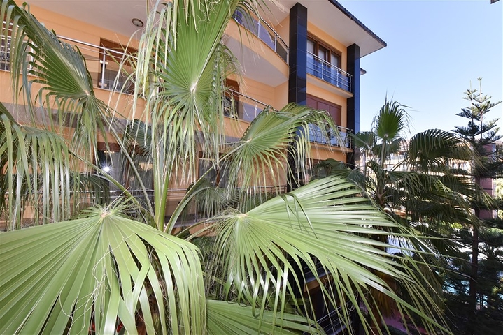 شقة 3+1 في مجمع على السطر الأول شقة 3+1 في مجمع على السطر الأول