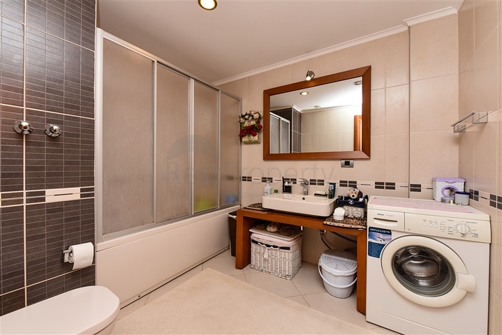 شقة 3+1 في مجمع على السطر الأول شقة 3+1 في مجمع على السطر الأول