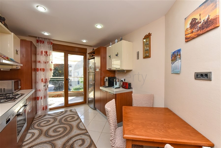 شقة 3+1 في مجمع على السطر الأول شقة 3+1 في مجمع على السطر الأول