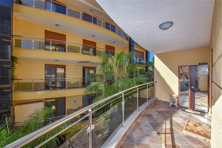 شقة 3+1 في مجمع على السطر الأول شقة 3+1 في مجمع على السطر الأول