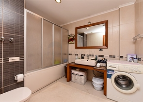 شقة 3+1 في مجمع على السطر الأول شقة 3+1 في مجمع على السطر الأول