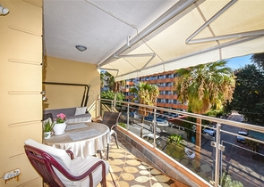 شقة 3+1 في مجمع على السطر الأول شقة 3+1 في مجمع على السطر الأول