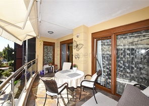 شقة 3+1 في مجمع على السطر الأول شقة 3+1 في مجمع على السطر الأول