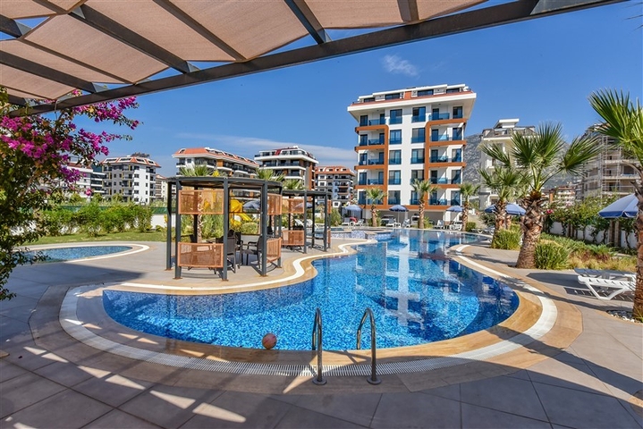 شقة 2 + 1 على الخط الأول في حي كيستل