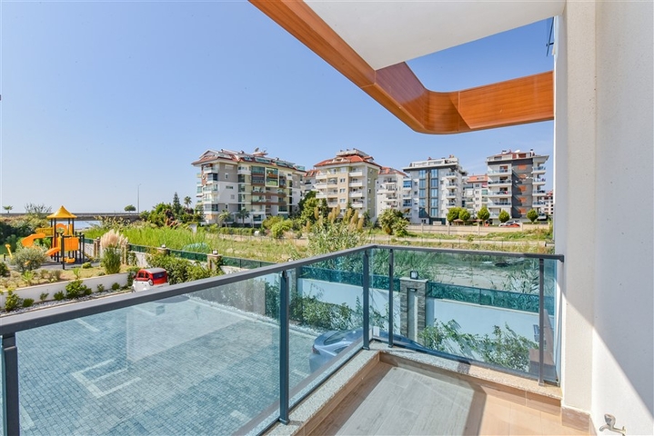 شقة 2 + 1 على الخط الأول في حي كيستل