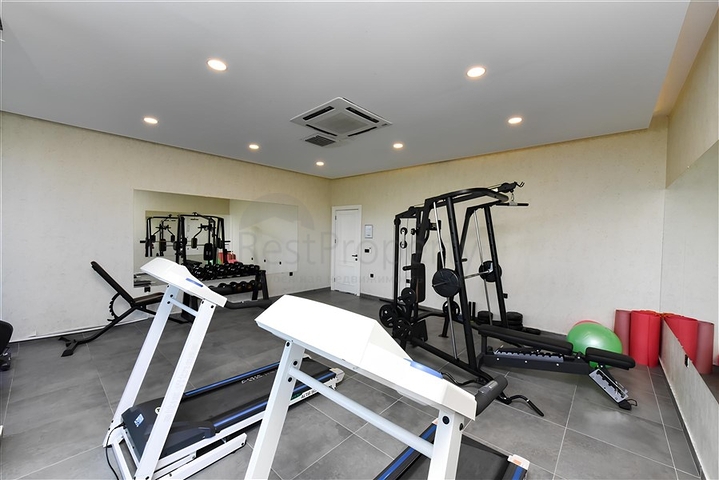 شقة 2 + 1 على الخط الأول في حي كيستل