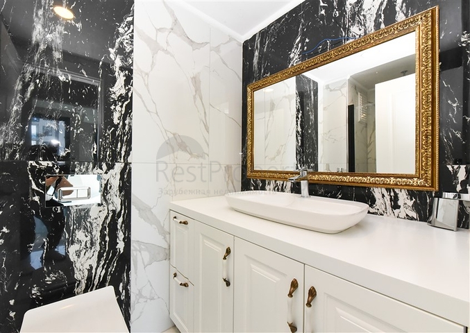 شقة 2 + 1 على الخط الأول في حي كيستل