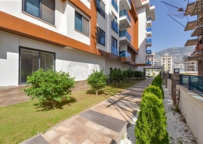 شقة 2 + 1 على الخط الأول في حي كيستل