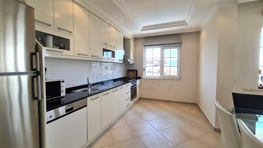 بنتهاوس 4 + 1 مطلة على البحر في وسط ألانيا بنتهاوس 4 + 1 مطلة على البحر في وسط ألانيا