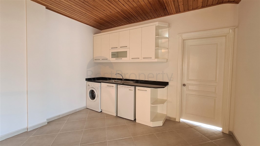 بنتهاوس 4 + 1 مطلة على البحر في وسط ألانيا بنتهاوس 4 + 1 مطلة على البحر في وسط ألانيا