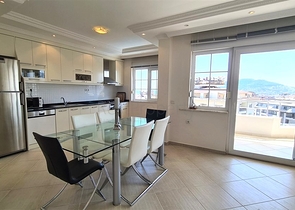 بنتهاوس 4 + 1 مطلة على البحر في وسط ألانيا بنتهاوس 4 + 1 مطلة على البحر في وسط ألانيا