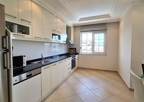 بنتهاوس 4 + 1 مطلة على البحر في وسط ألانيا بنتهاوس 4 + 1 مطلة على البحر في وسط ألانيا