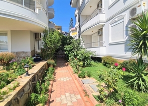 بنتهاوس 4 + 1 مطلة على البحر في وسط ألانيا بنتهاوس 4 + 1 مطلة على البحر في وسط ألانيا