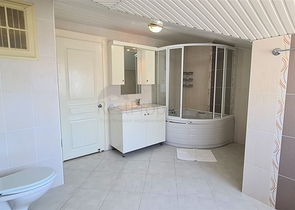 بنتهاوس 4 + 1 مطلة على البحر في وسط ألانيا بنتهاوس 4 + 1 مطلة على البحر في وسط ألانيا