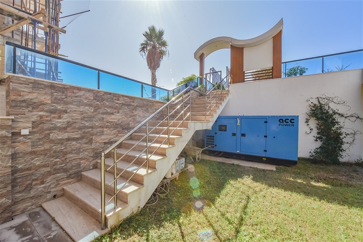  3 + 1 بنتهاوس مطلة على البحر