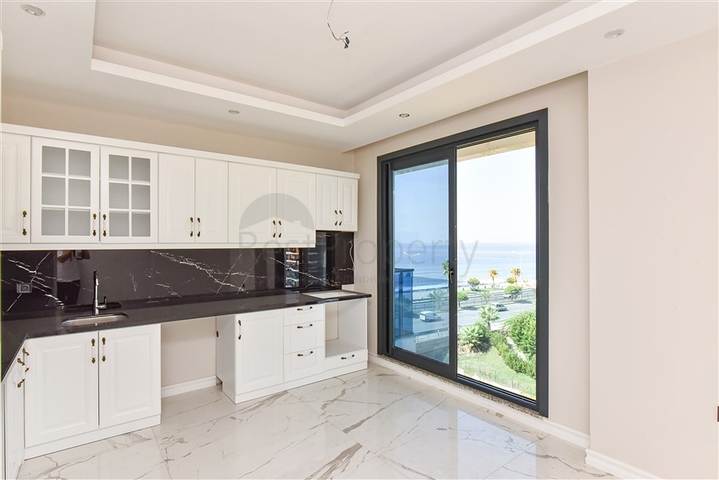  3 + 1 بنتهاوس مطلة على البحر