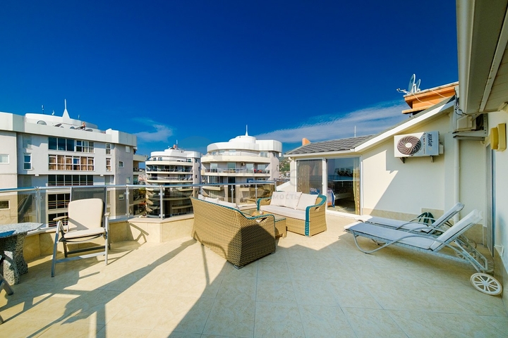 بنتهاوس 4+1 مطل على البحر في سيكجيلي