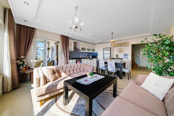 بنتهاوس 4+1 مطل على البحر في سيكجيلي