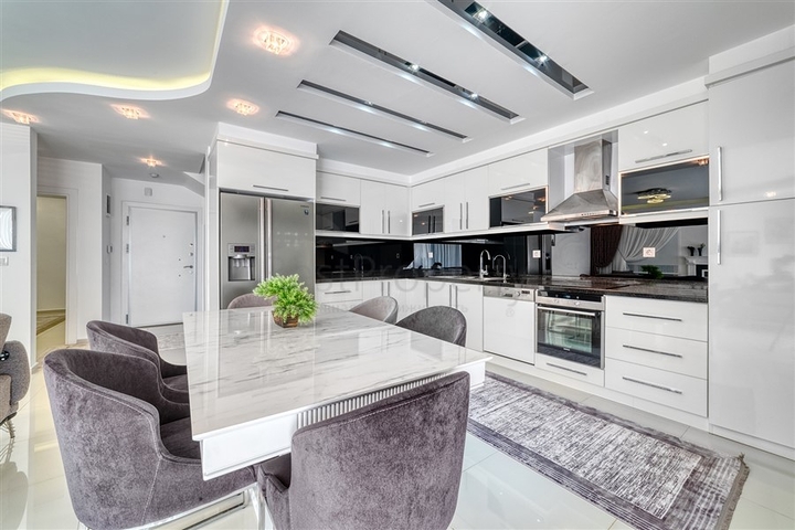 فيلا في منطقة النخبة في ألانيا