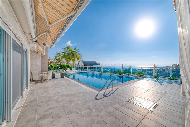 فيلا في منطقة النخبة في ألانيا